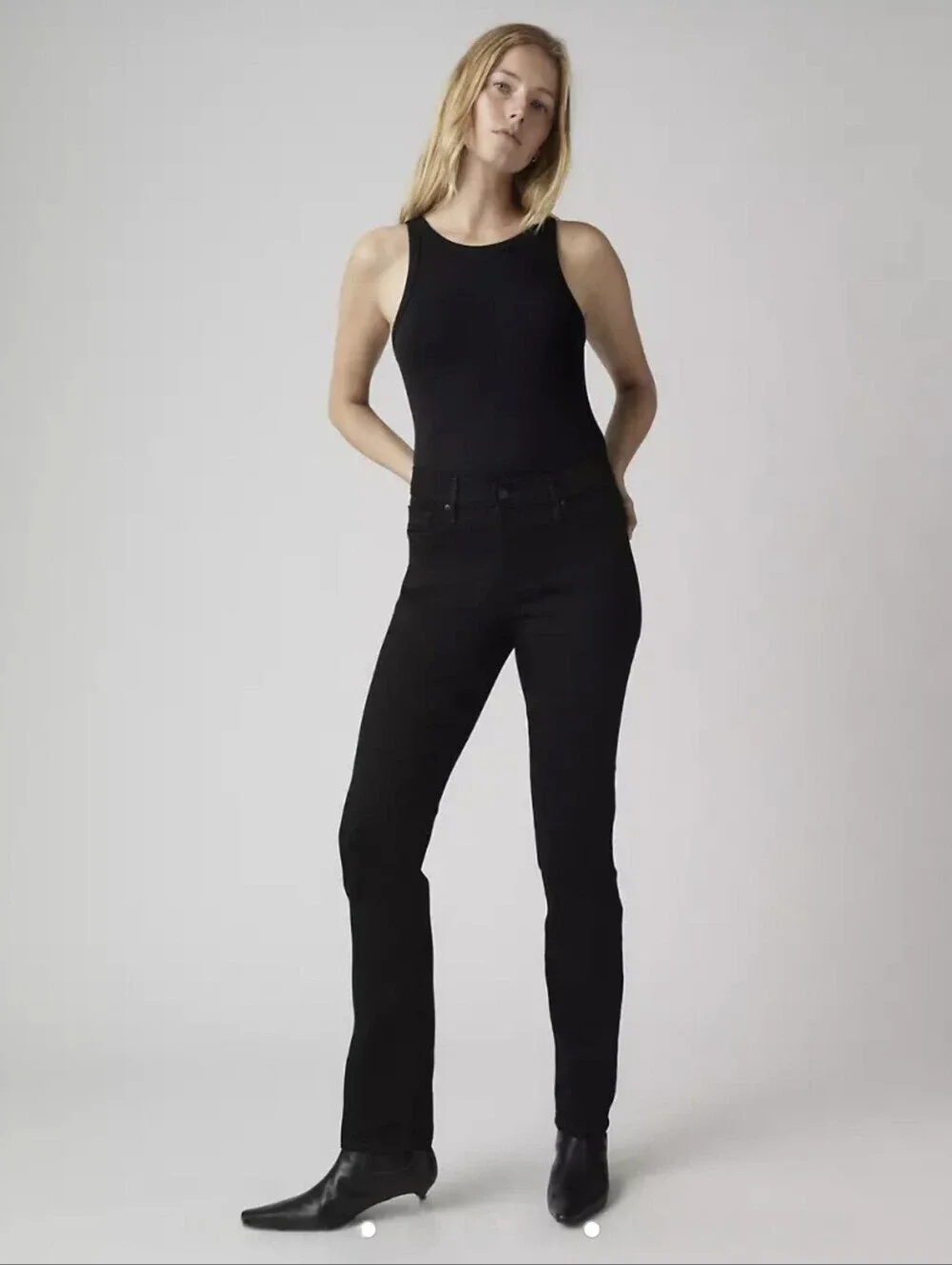 Levi's Women's 312 Shaping Mid Rise Slim Jeans Black Minimalist Classic 23x30 - Picture 5 of 16